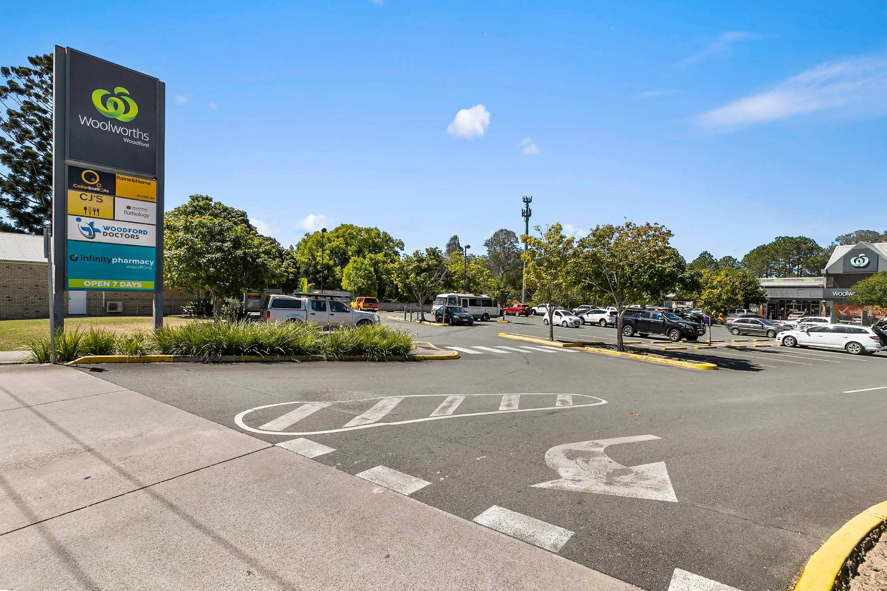 Woodford Grove Estate - Woodford Lifestyle 1