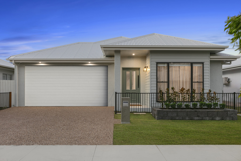 Claremont by G-J- Gardner Homes Façade