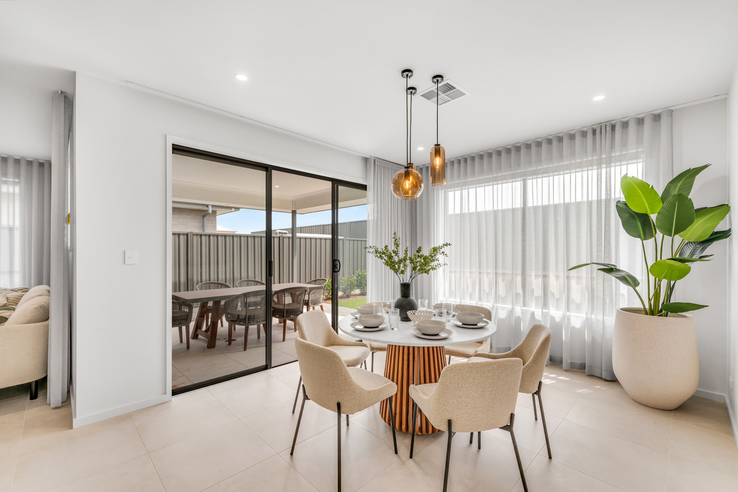 Piccadilly by Rossdale Homes Dining