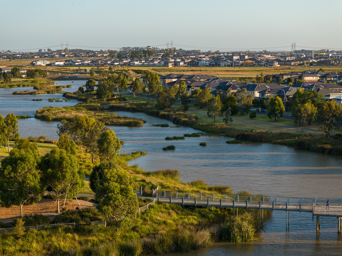 Berwick Waters Estate - Clyde North - Lot 1916