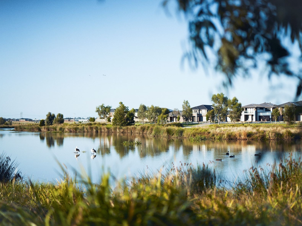 Berwick Waters Estate - Clyde North - Lot 1923