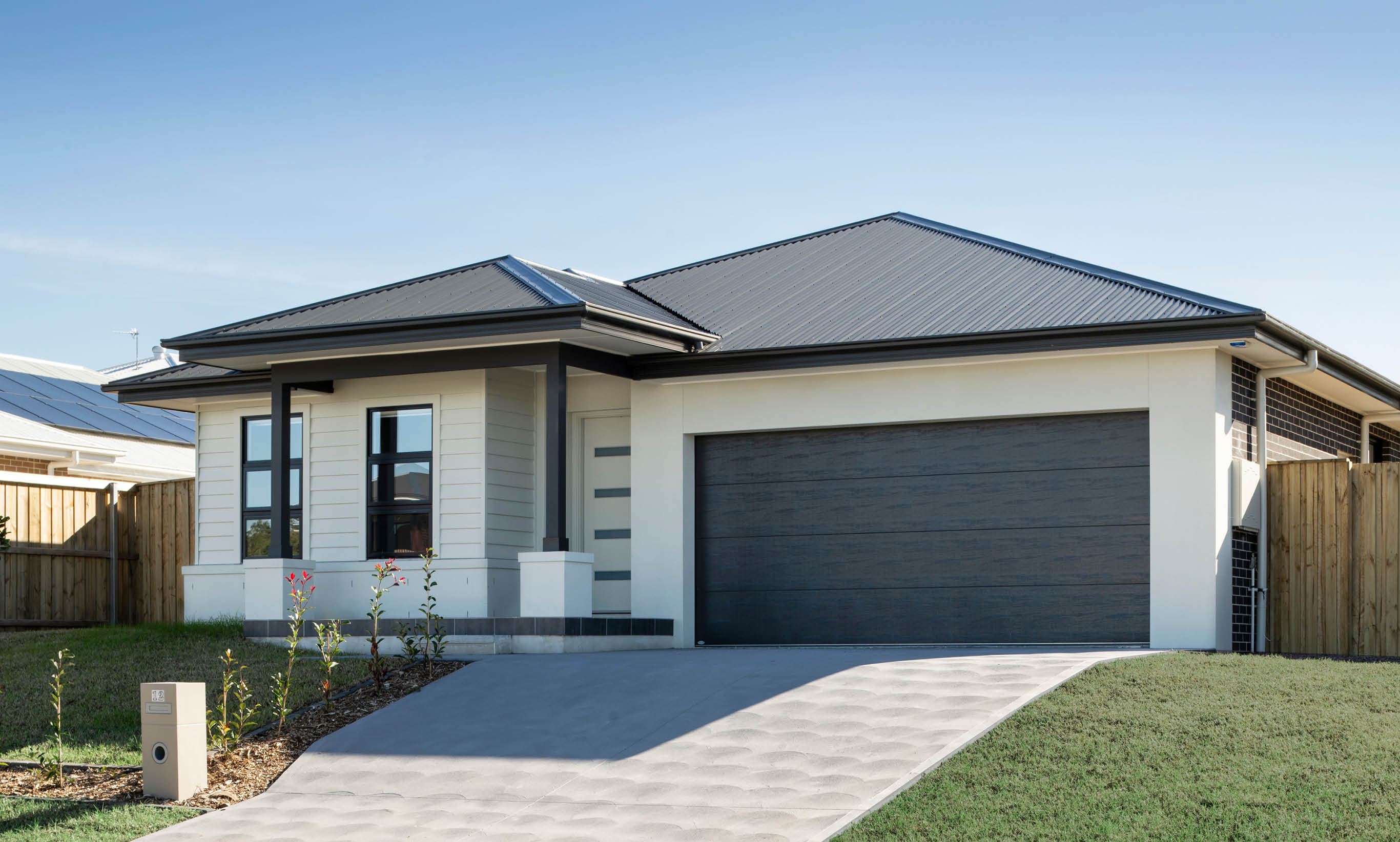 Complete by McDonald Jones Homes at Waterford Estate - Chisholm - Lot 3917 Façade