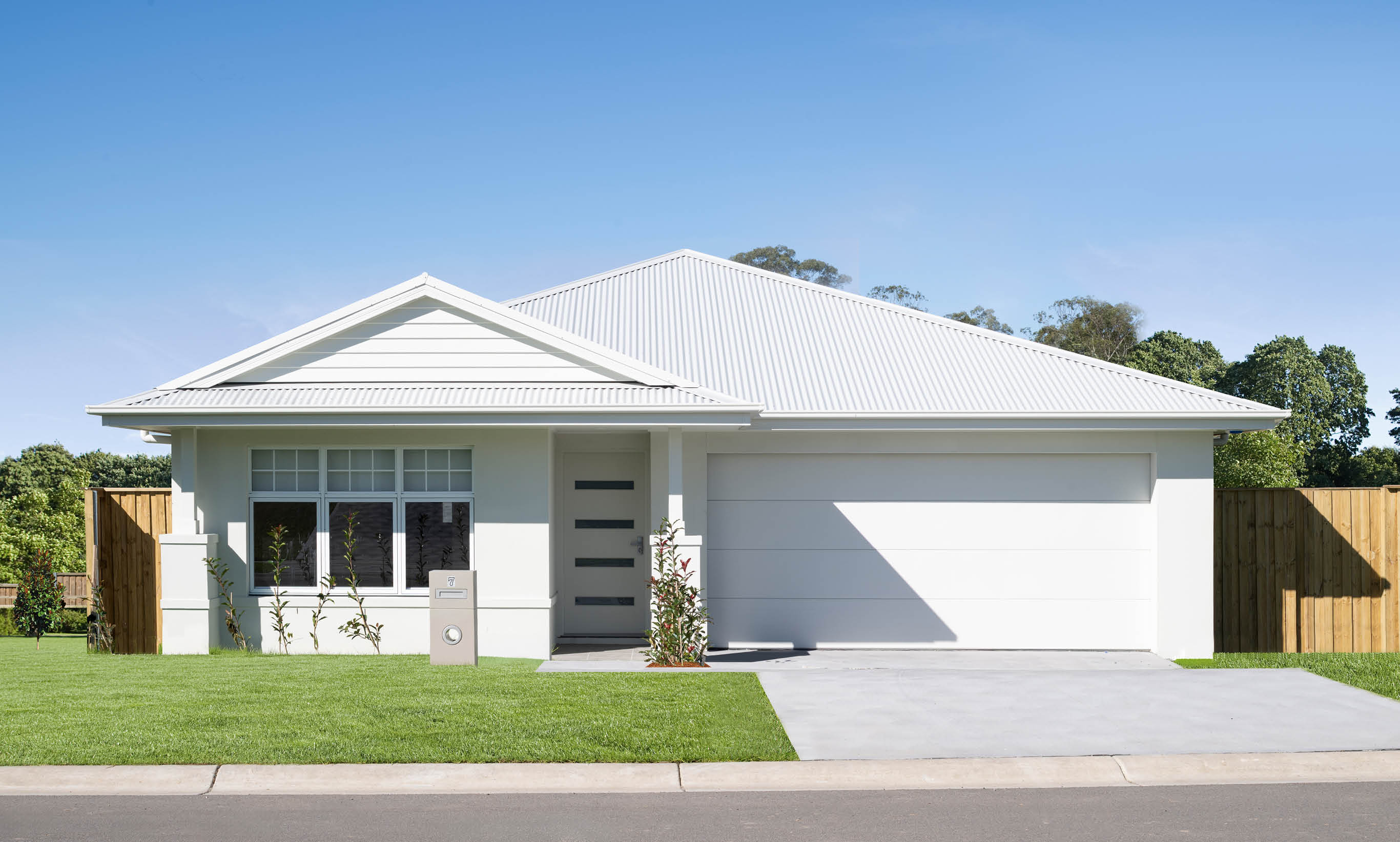 Complete by McDonald Jones Homes at Waterford Estate - Chisholm - Lot 3934 Façade