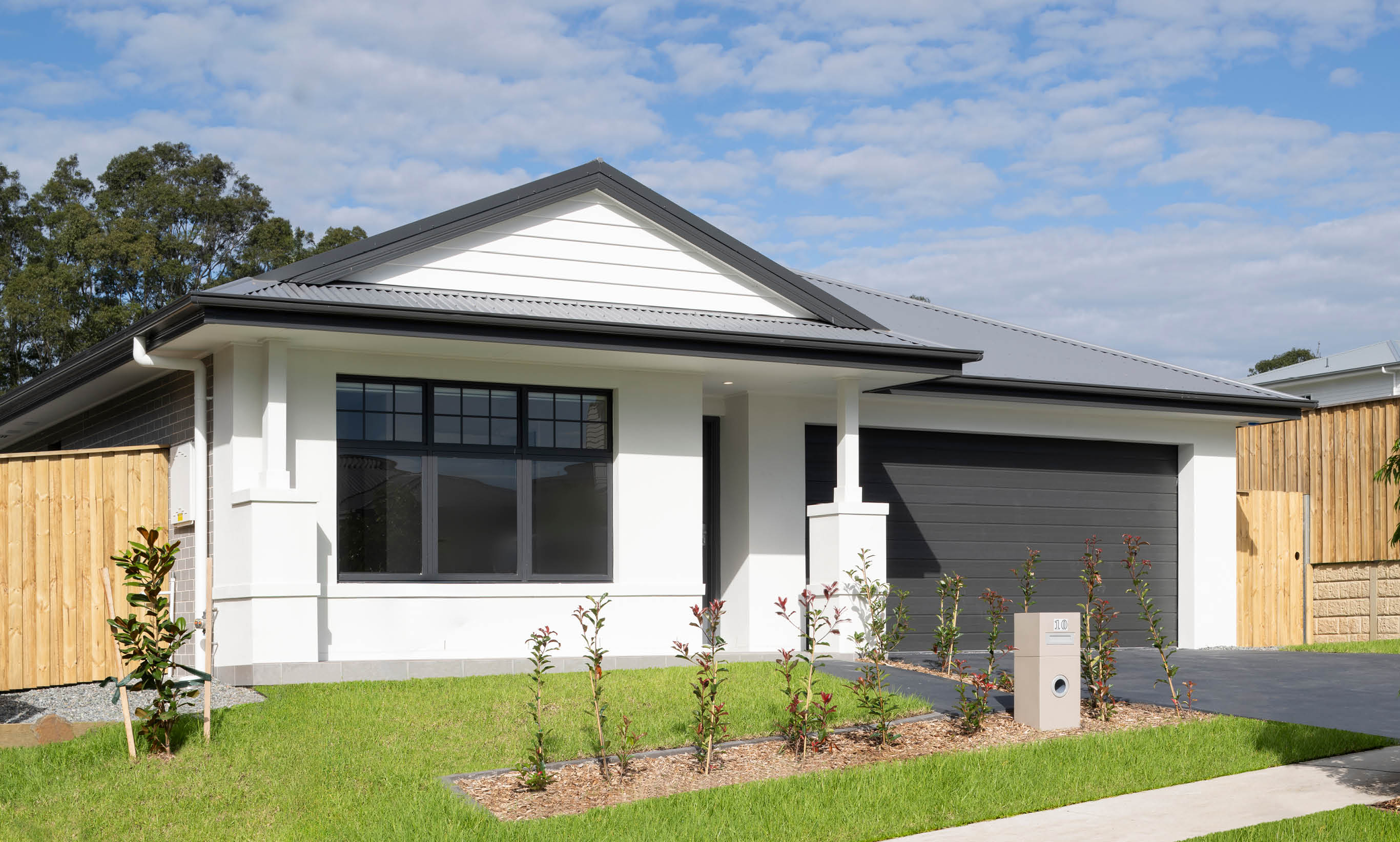 Complete by McDonald Jones Homes at Waterford Estate - Chisholm - Lot 3957 Façade