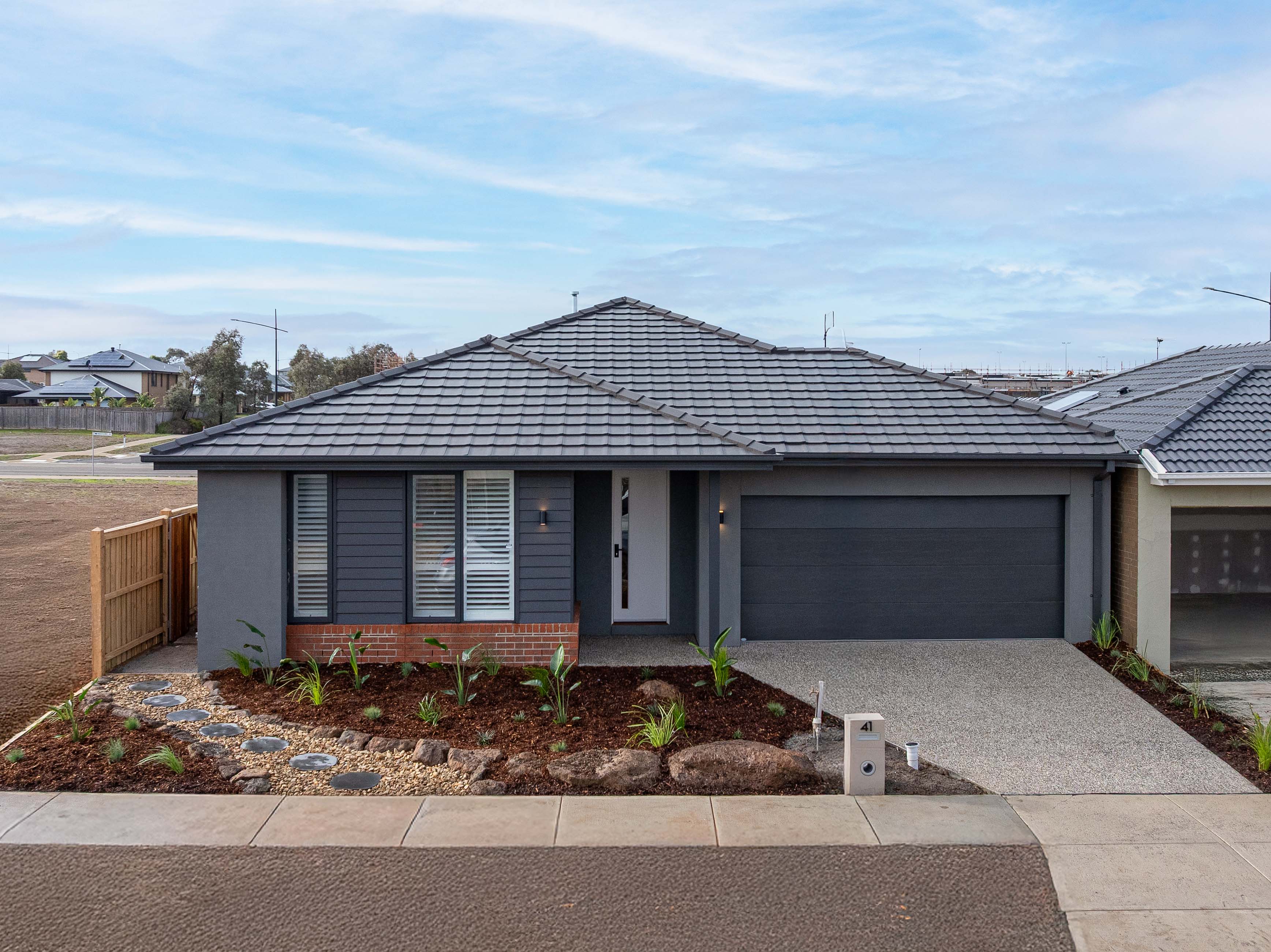 Davis Vineyard Estate - Diggers Rest - Lot 624