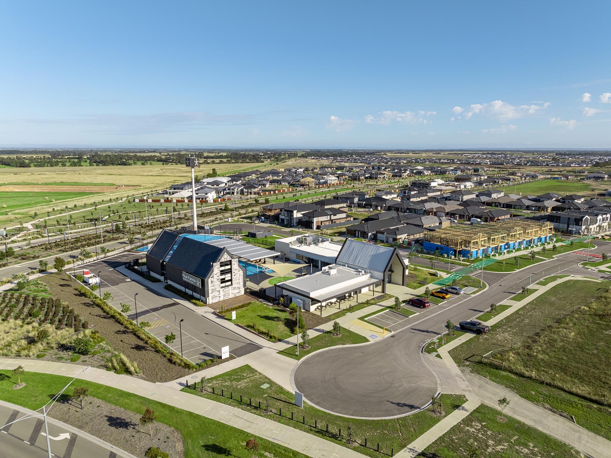 Five Farms Estate - Clyde North - Lot 3038