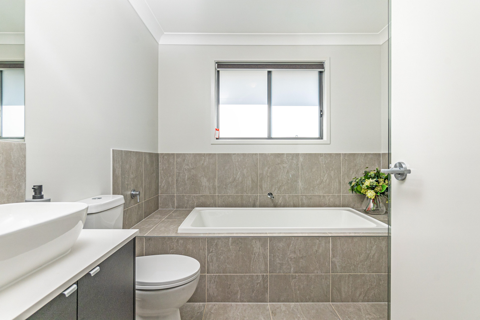 Ravenswood Estate - Tullimbar - Lot 1017