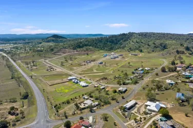 Meadows Estate - 3 Mahogany Drive, Plainland QLD 4341 - Plainland