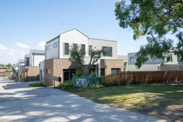 Olivia Townhomes - 70 Olive Road, Lynbrook VIC 3975 - Lynbrook