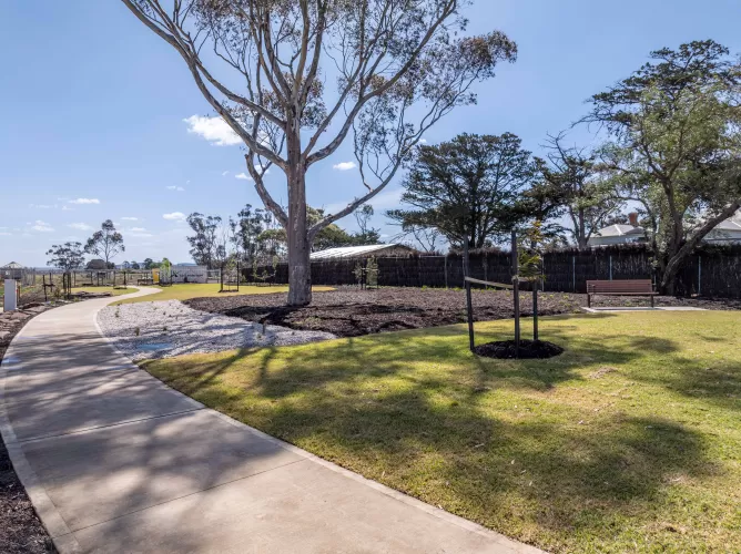 Davis Vineyard Estate - Diggers Rest - Lot 348