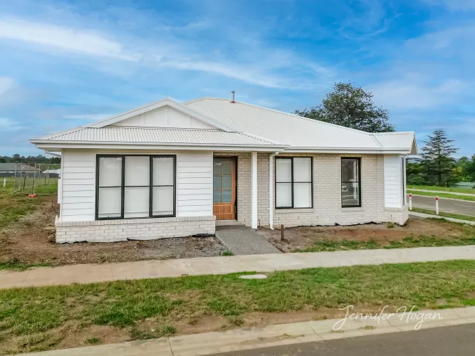 Drouin Fields Estate - Drouin - Lot 239 External