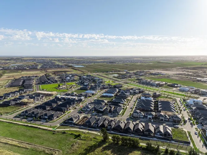 Five Farms Estate - Clyde North - Lot Lot. 726