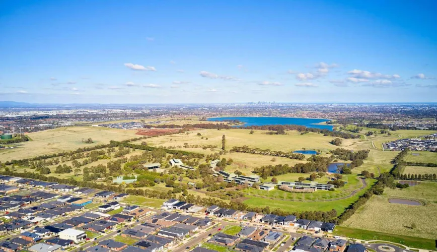 Aitken Hill Estate - 20 Dunhelen Lane, Craigieburn VIC 3064 - Craigieburn