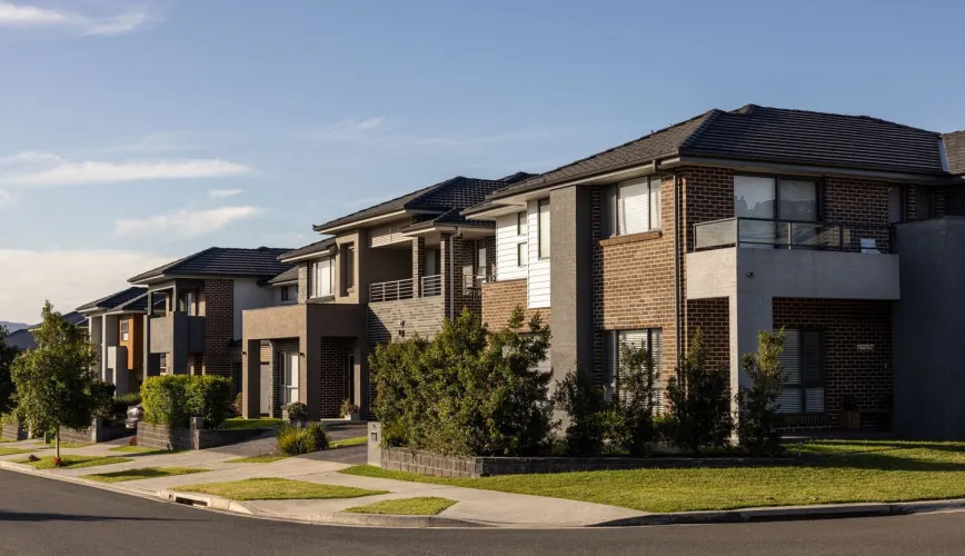 Ravenswood Estate - Tullimbar Streetscape