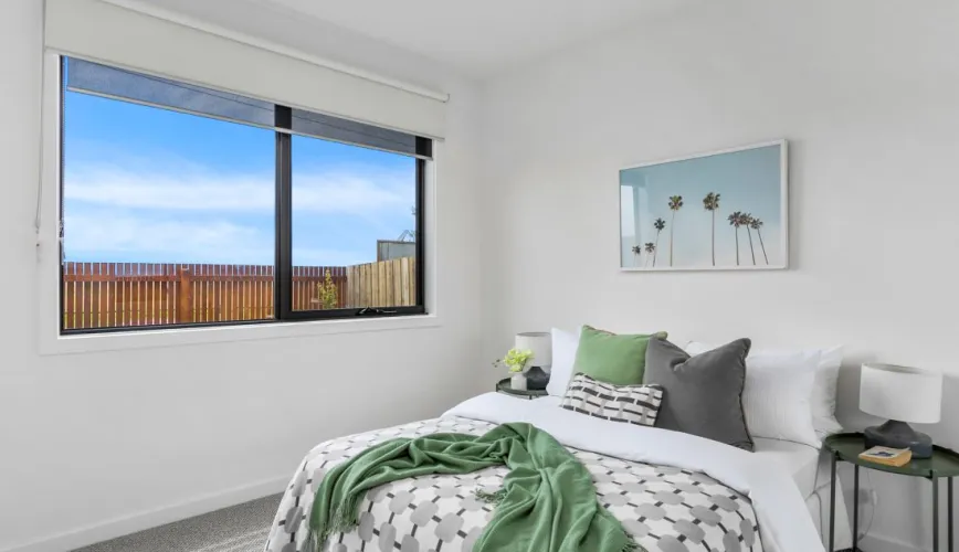 015_Open2view_ID797313-91_Marine_Parade__Hastings