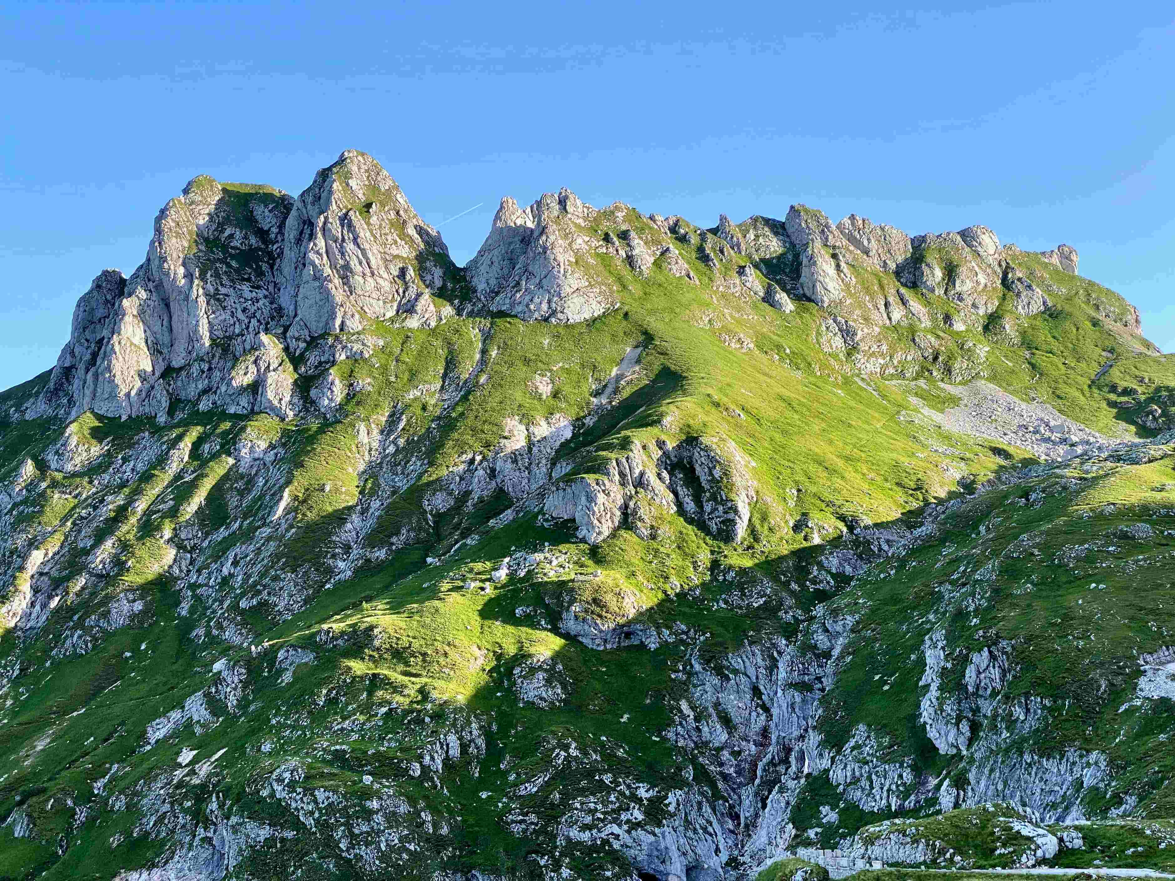 Sanctuary Lakes Builder