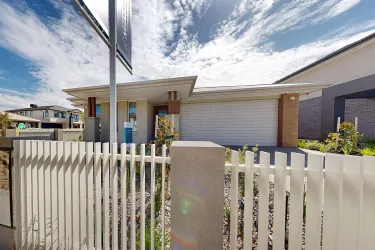 Churchill 220 | Drysdale Porch @ Alamora Estate - Tarneit