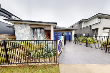 Kingston 28 |  @ HomeWorld Box Hill - Box Hill