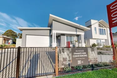 Emerald 28 |  @ HomeWorld Warnervale - Warnervale
