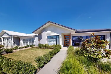 Luca 260 |  @ Ooranya Estate - Beveridge