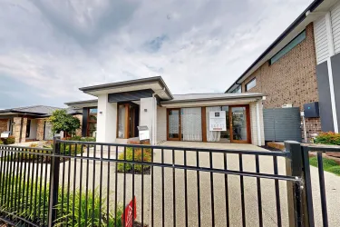 Panama 28 | Pascoe @ Stockland Minta - Berwick