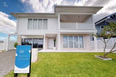  |  @ Stockland Springfield Rise - Spring Mountain