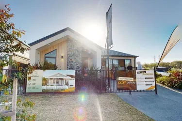 Hutton |  @ The Sanctuary Estate - Warner