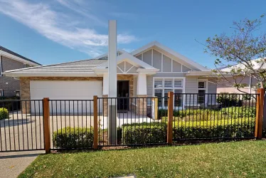 Glenburn 30 | Modern Hampton @ Waterford Estate - Chisholm