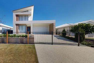 Halifax 33 |  @ Whiterock Estate - White Rock