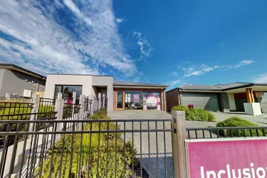 Swift 22 |  @ Windermere Estate - Mambourin