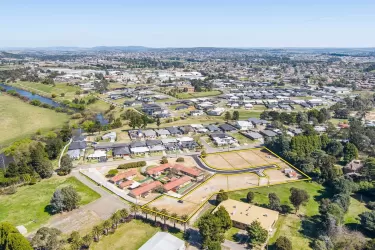 7 Wollondilly Avenue - Goulburn Aerial