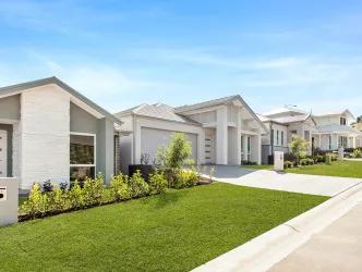 Evergreen Estate - Spring Farm Streetscape