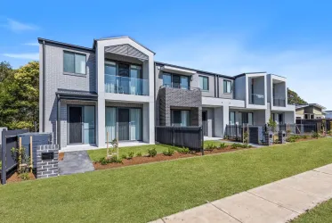 Shoreline Estate - Burrill Lake External