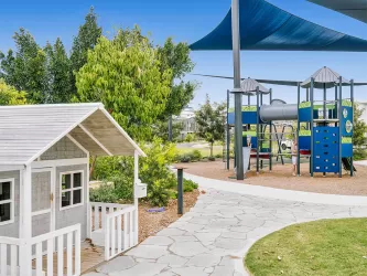 Stockland Springfield Rise - Spring Mountai Playground