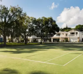 Teresa Lane Estate - Labrador Streetscape