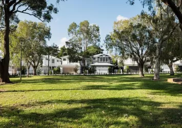 Teresa Lane Estate - Labrador