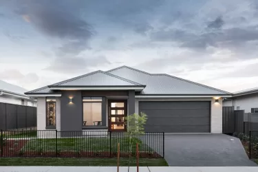 Edgewater by G-J- Gardner Homes Façade