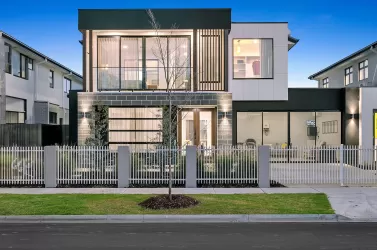 Newport by Long Island Homes Façade