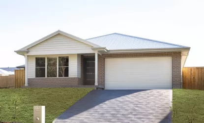 Complete by McDonald Jones Homes at Waterford Estate - Chisholm - Lot 3954 Façade