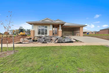 Drouin Fields Estate - Drouin - Lot 136