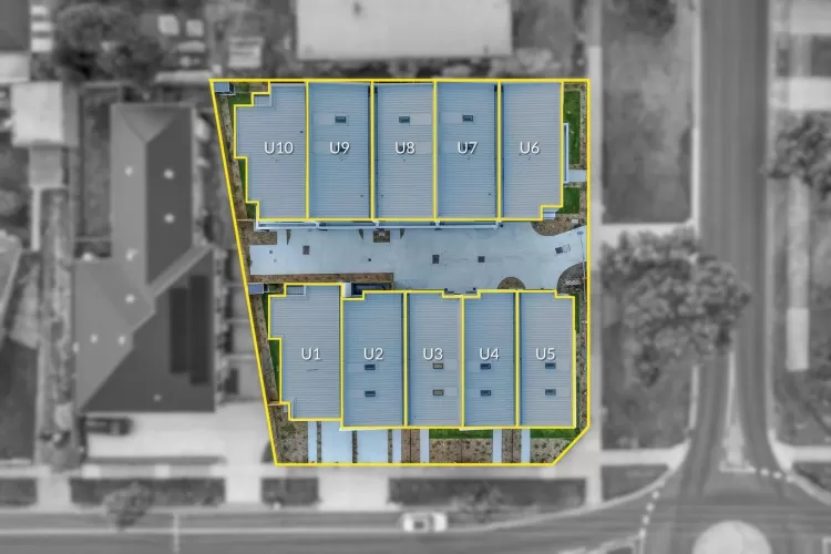 30-32 Lyall Street, Cranbourne VIC 3977