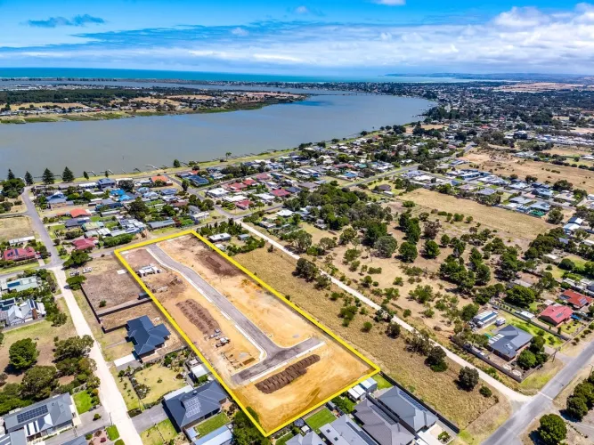 Halyard Hitch Estate - Goolwa North