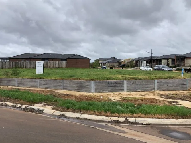 Toolern Waters Estate - Weir Views - Lot 1102